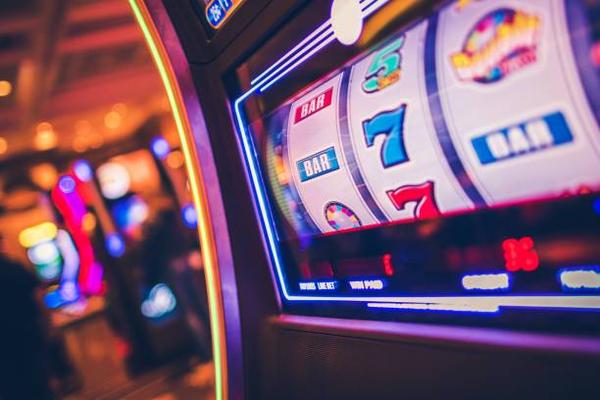 Explore Classic Reel Features Through เว็บคาสิโน for Slot Game Enthusiasts